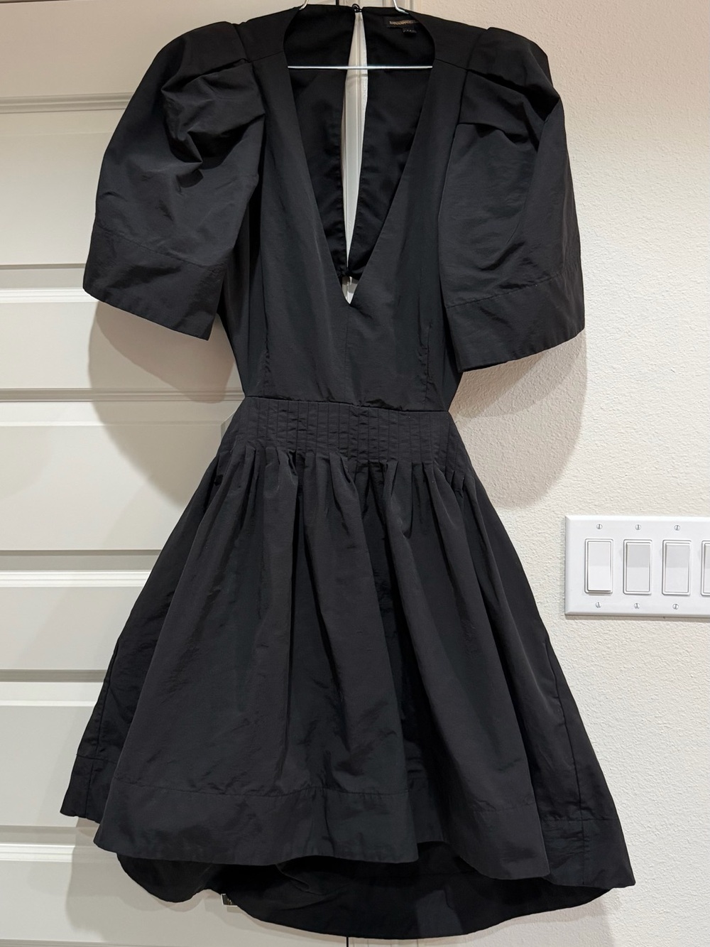 Banana Republic Black Puff-Sleeve V-Neck Mini Dress 14 EUC LBD - Picture 2 of 12
